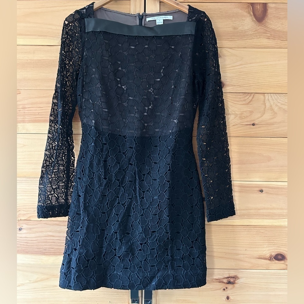 Diane Von Furstenberg New Sarita Pebble Lace Mini Dress size 6